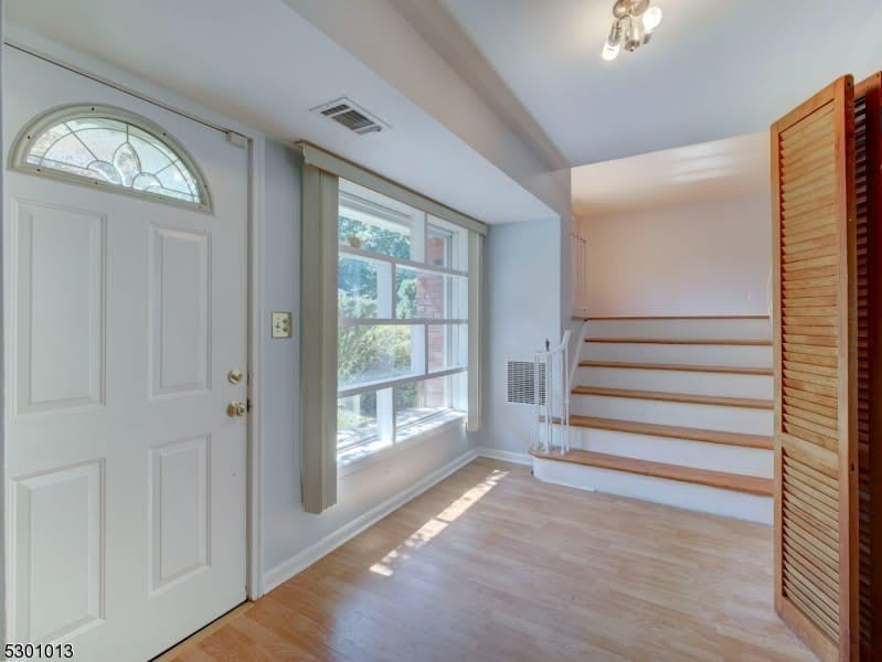 17 Brook Pl – photo 1 of 22