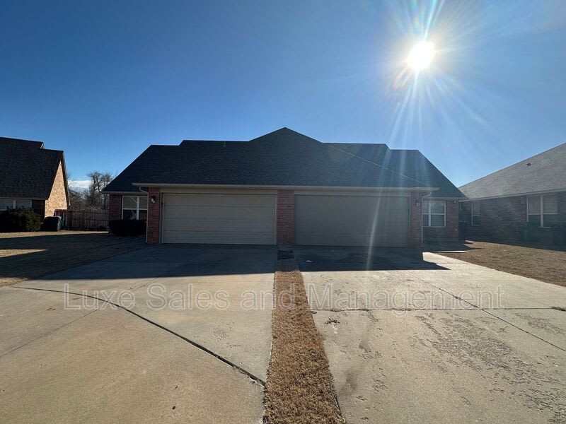 9604 SW 17th Street – photo 1