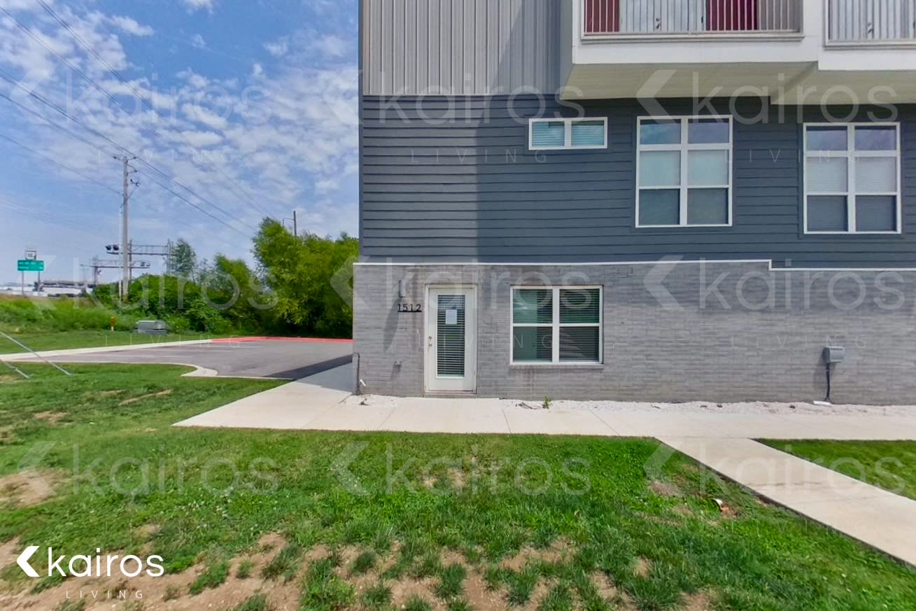 1512 South Razorback Road – photo 1