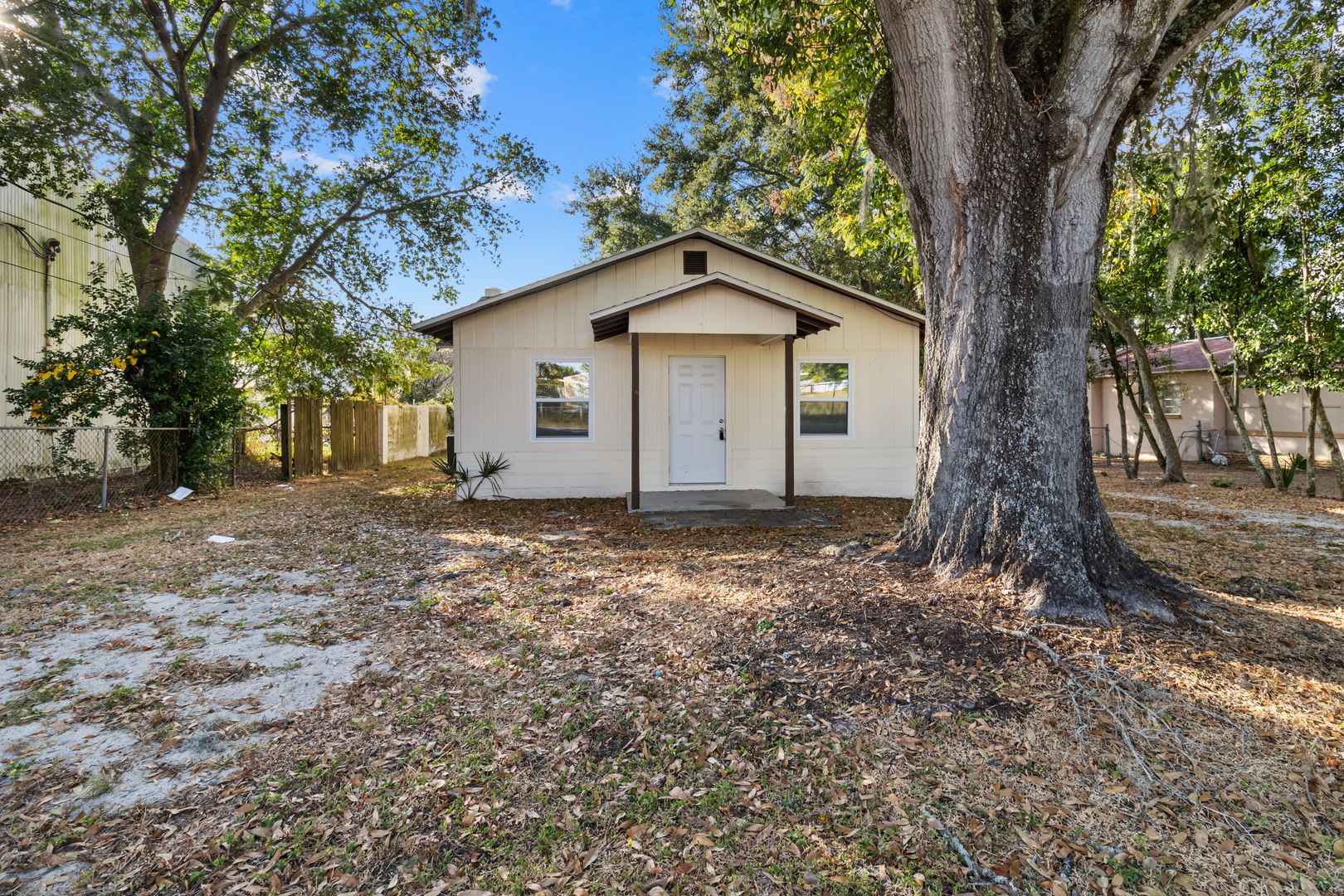 3 bedroom 1 bathroom single family house! – photo 1