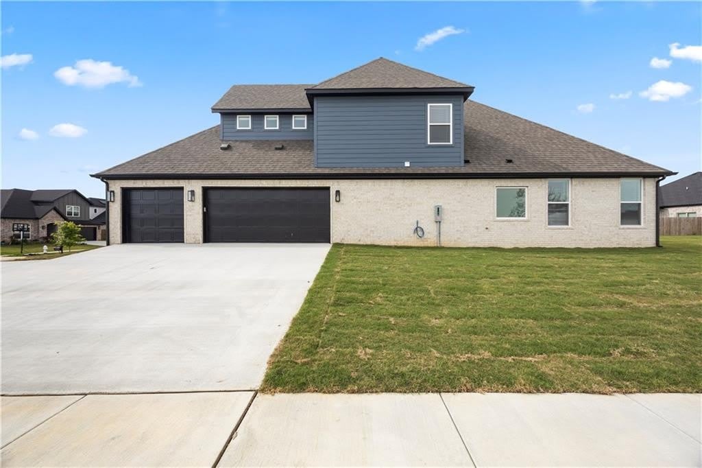 1241 Mammoth Street – photo 1