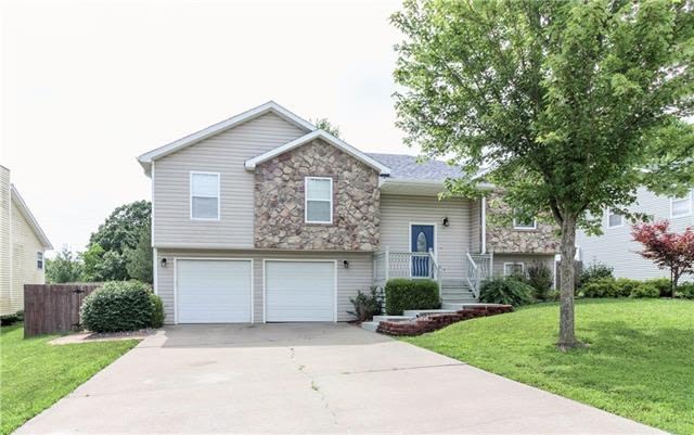 570 SE 115th Rd – photo 1 of 24