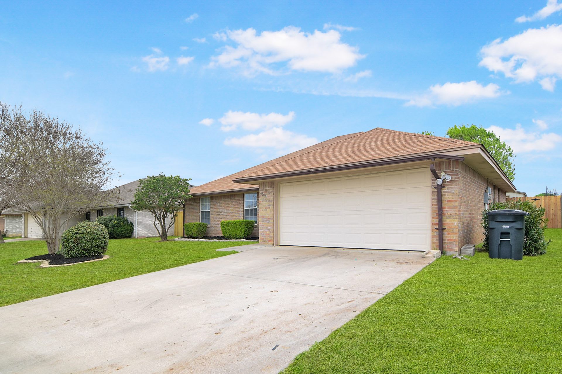 4304 Lonesome Dove Dr – photo 1