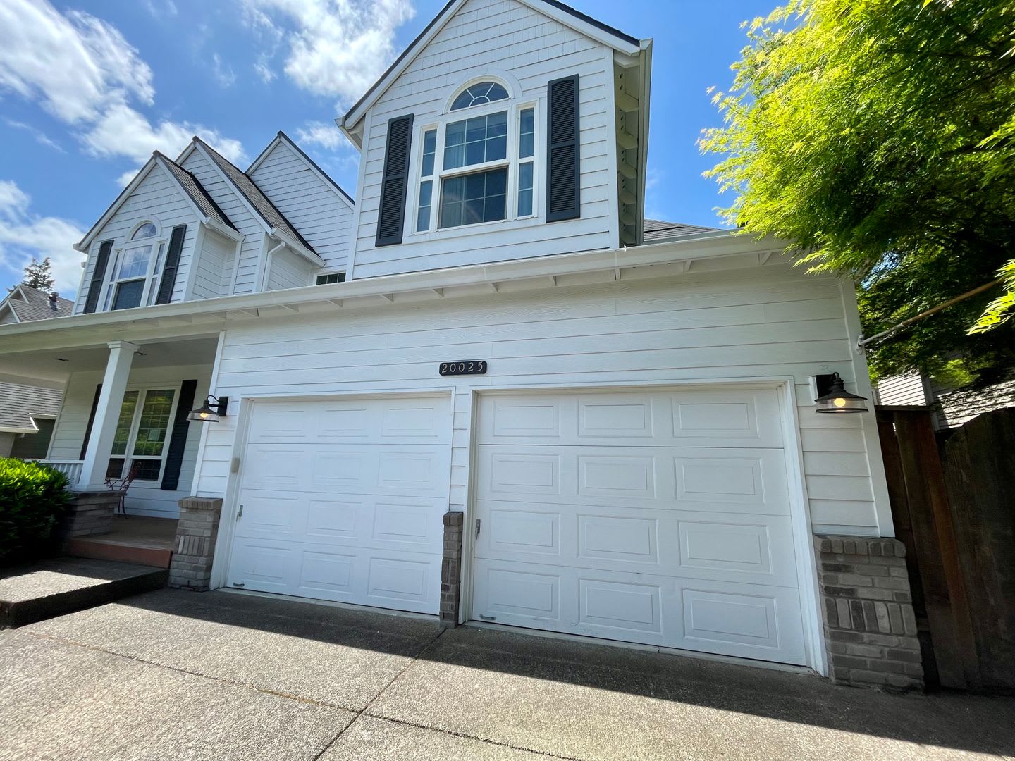 Tualatin 3 Bedroom With Den Bonus Room 2 5 Bath Home Close To Legacy Hospital Has A C Includes Lawncare – photo 1 of 335