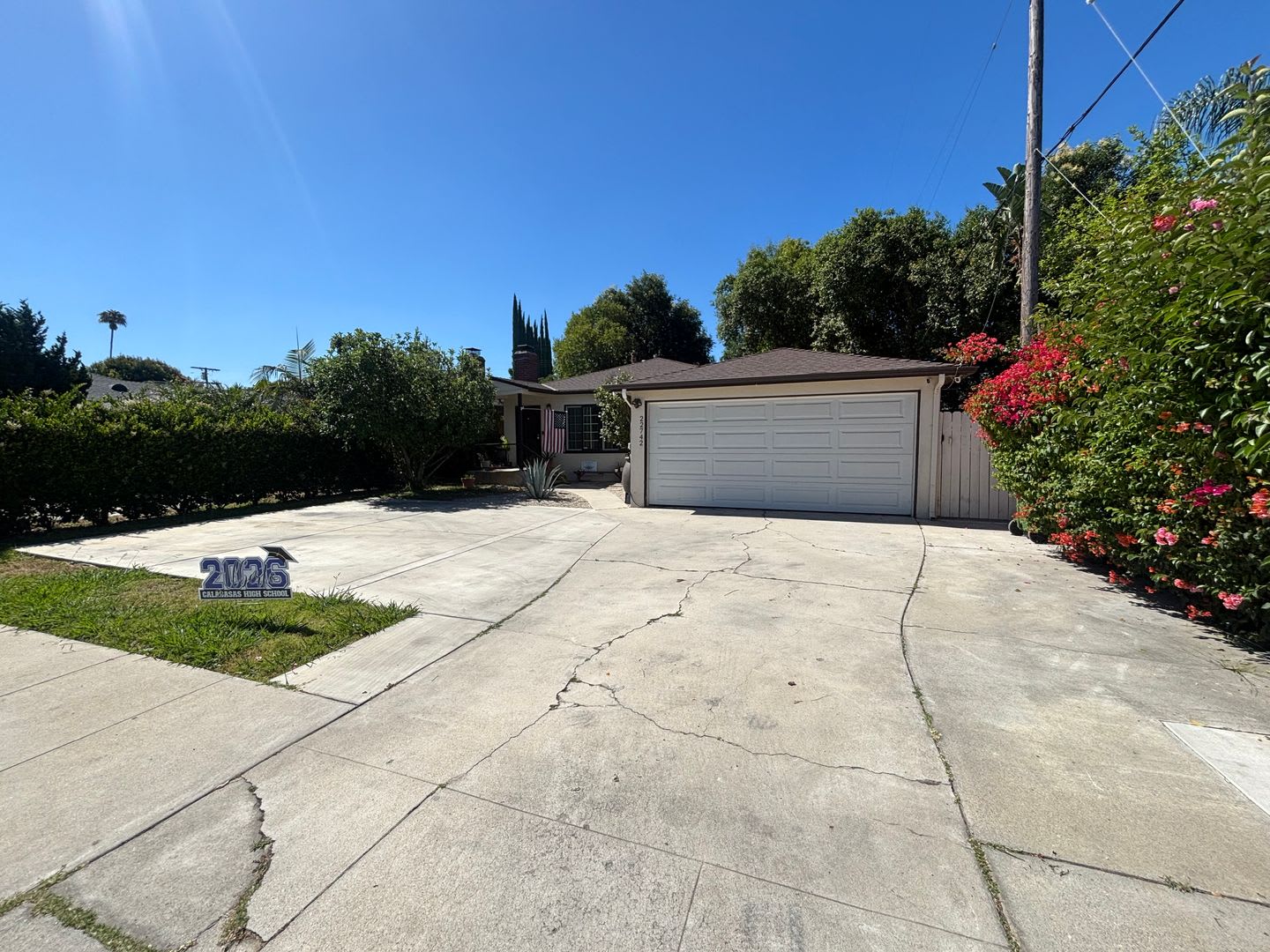 Beautiful Single-Story 4-Bedroom Home with RV Parking in Woodland Hills! – photo 1