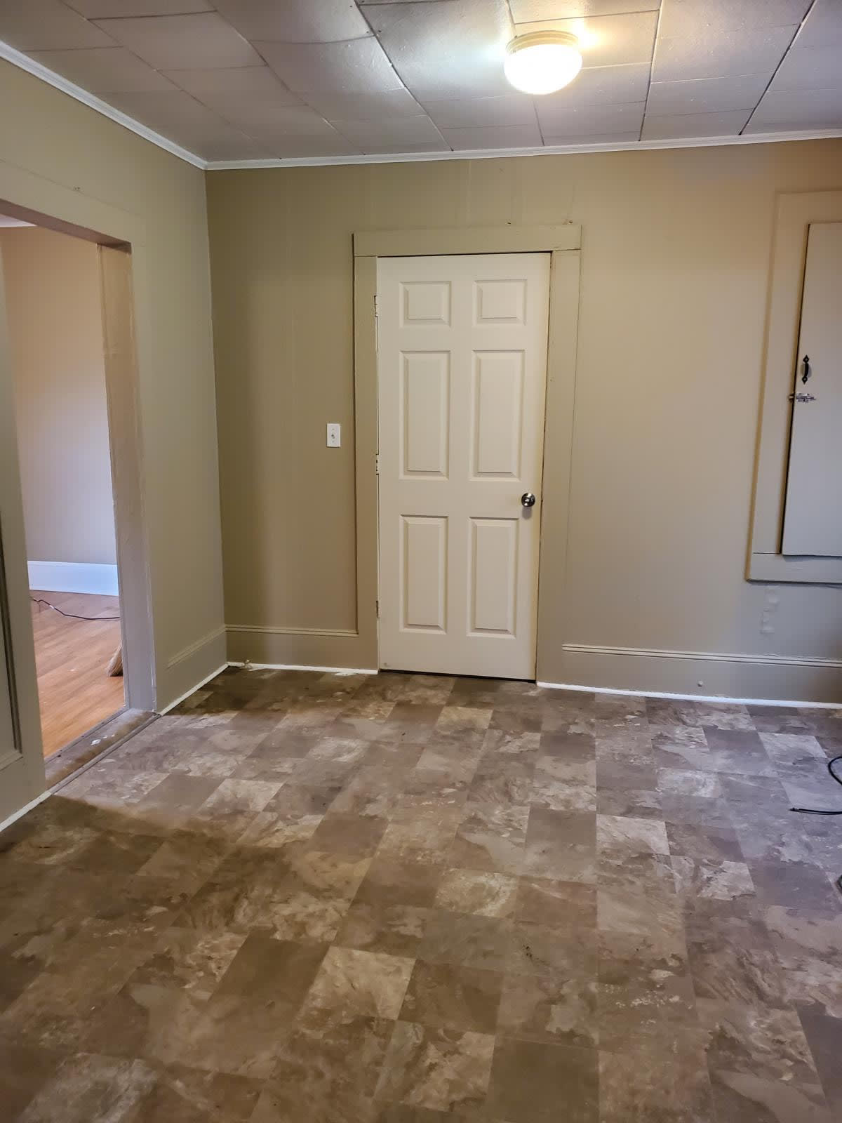 106 E. Green St, Unit 4 – photo 1 of 6