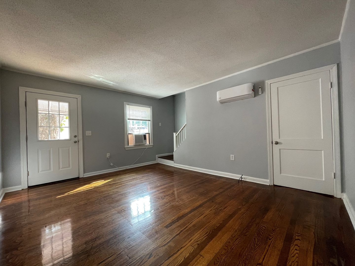 730 W Dolphin St – photo 1 of 24