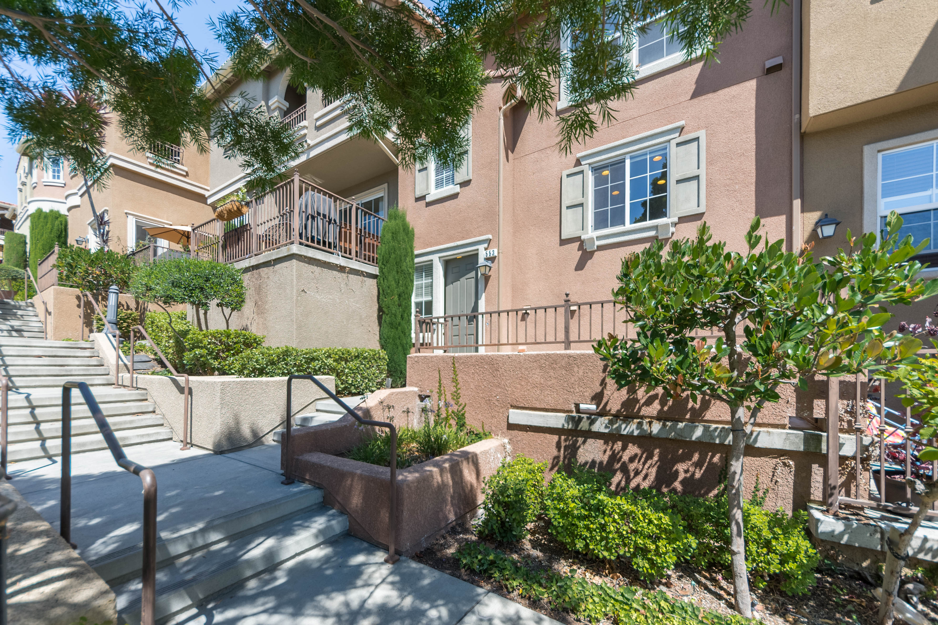 553 Adeline Ave – photo 1