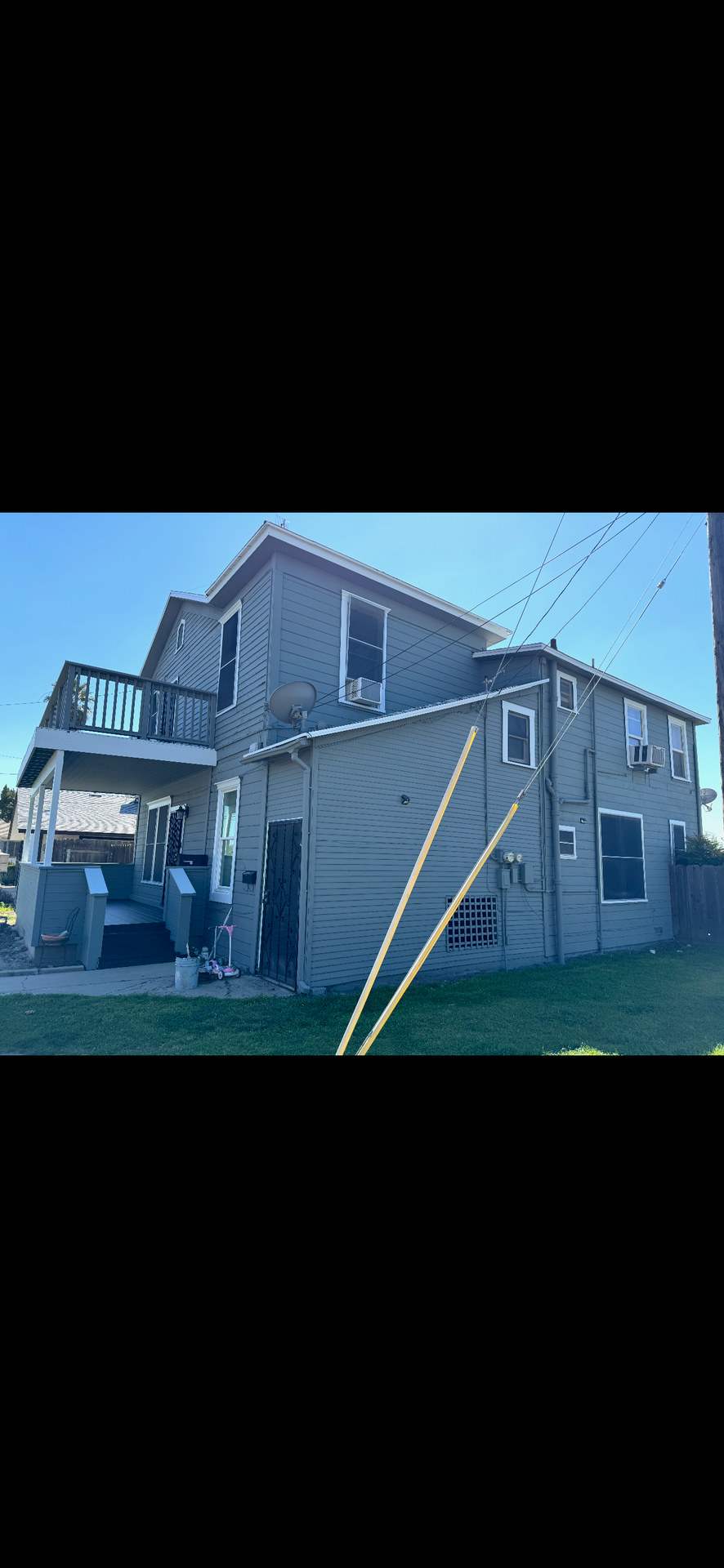 Nice duplex that is close to downtown – photo 1 of 15