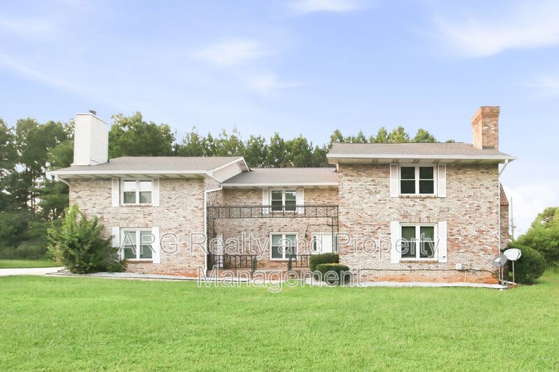 2142 Fairway Court SE Unit A – photo 1 of 28
