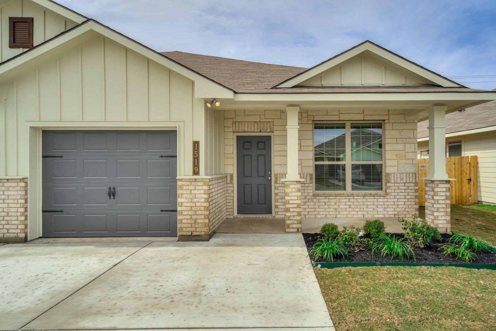1571 Case Rd – photo 1