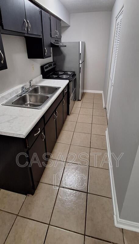 672 Knox Blvd – photo 1 of 7