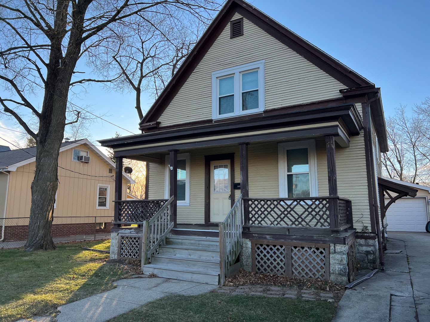 Attractive, recently remodeled, 2BR home in Bloomington. Central air and dog friendly – photo 1