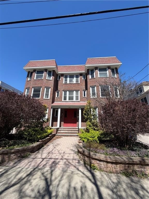 132 Elton Street – photo 1