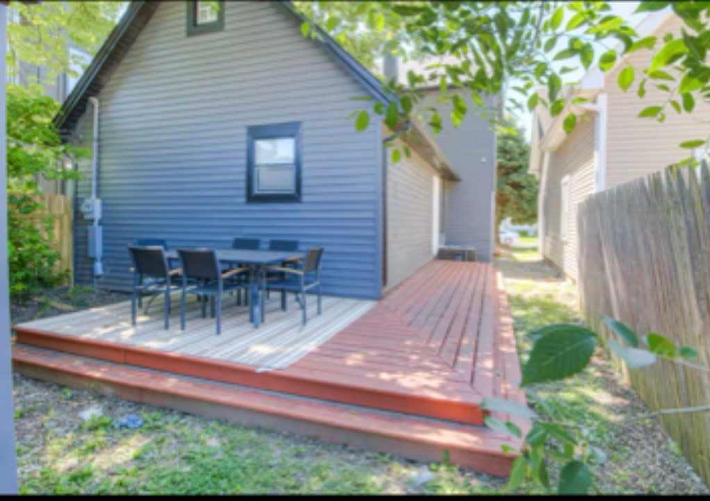 350 Terrace AveA – photo 1