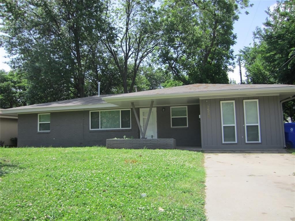 1530 Melrose Drive – photo 1