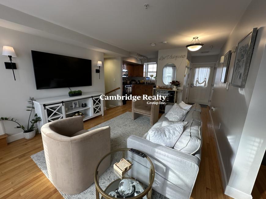 132 Library St – photo 1 of 357