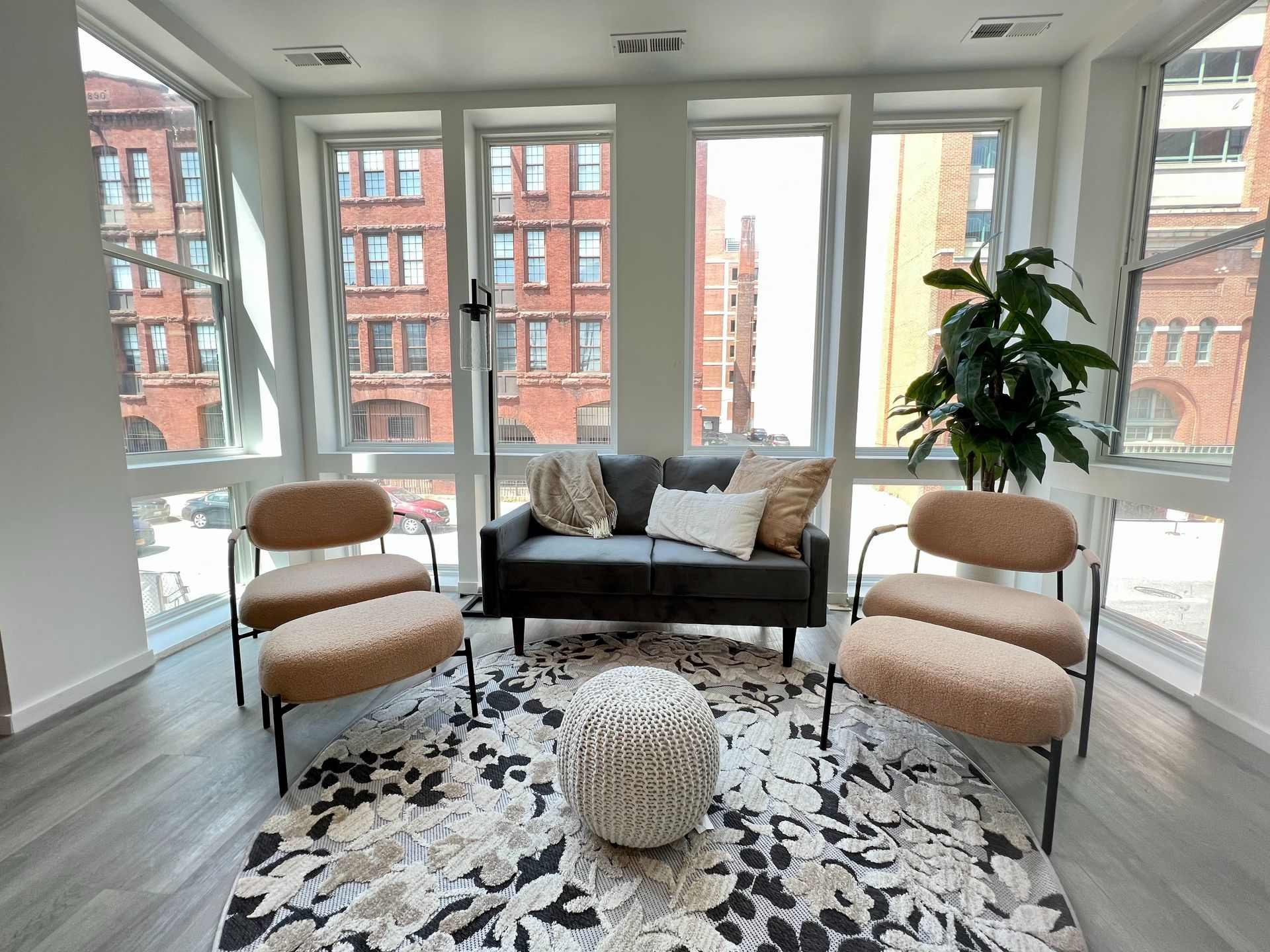 725 W Pratt – photo 1