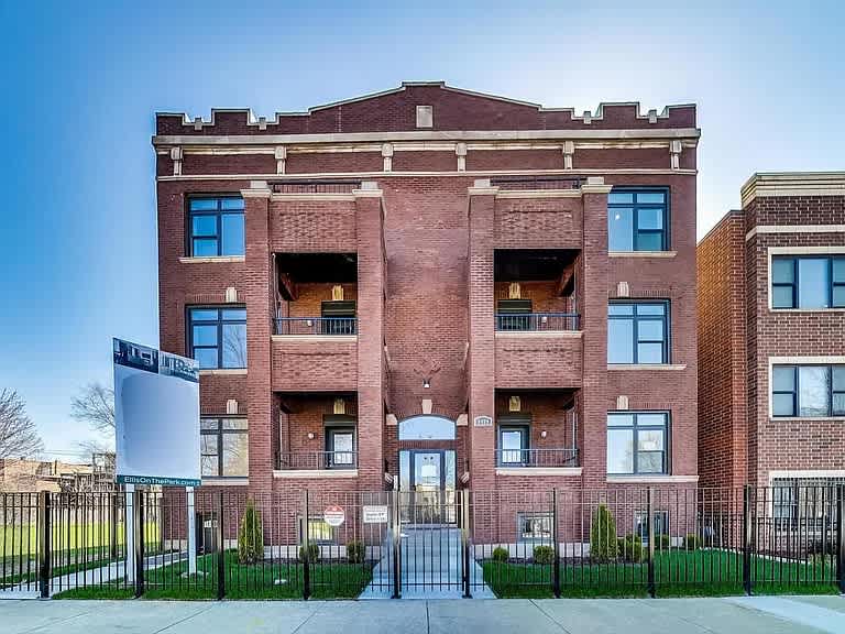6409 South Ellis Avenue – photo 1