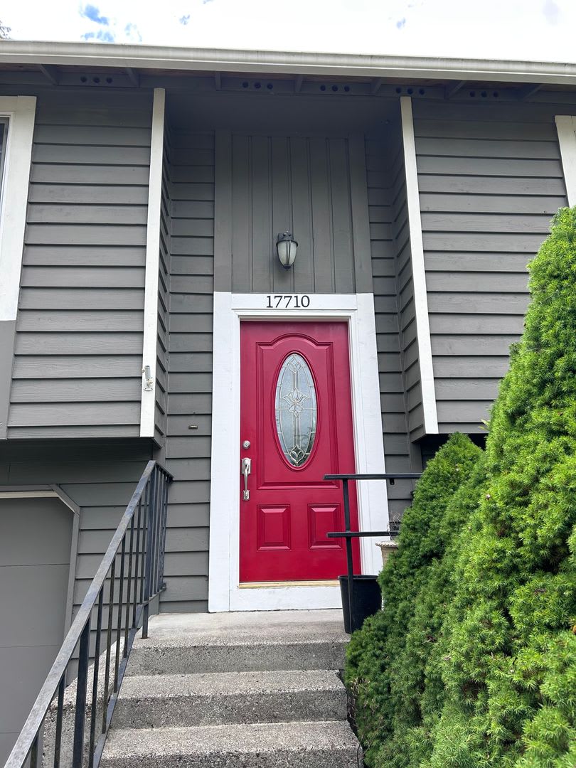 Beautifully Updated Fairwood Cul-de-Sac Home – Fresh Paint Throughout! – photo 1 of 30