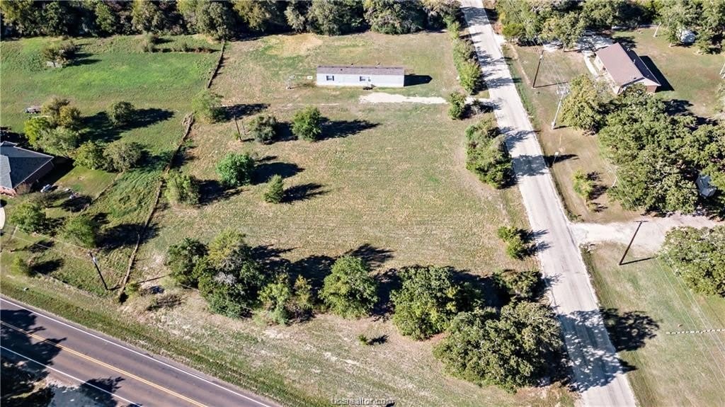 3933 N Graham Road – photo 1 of 19