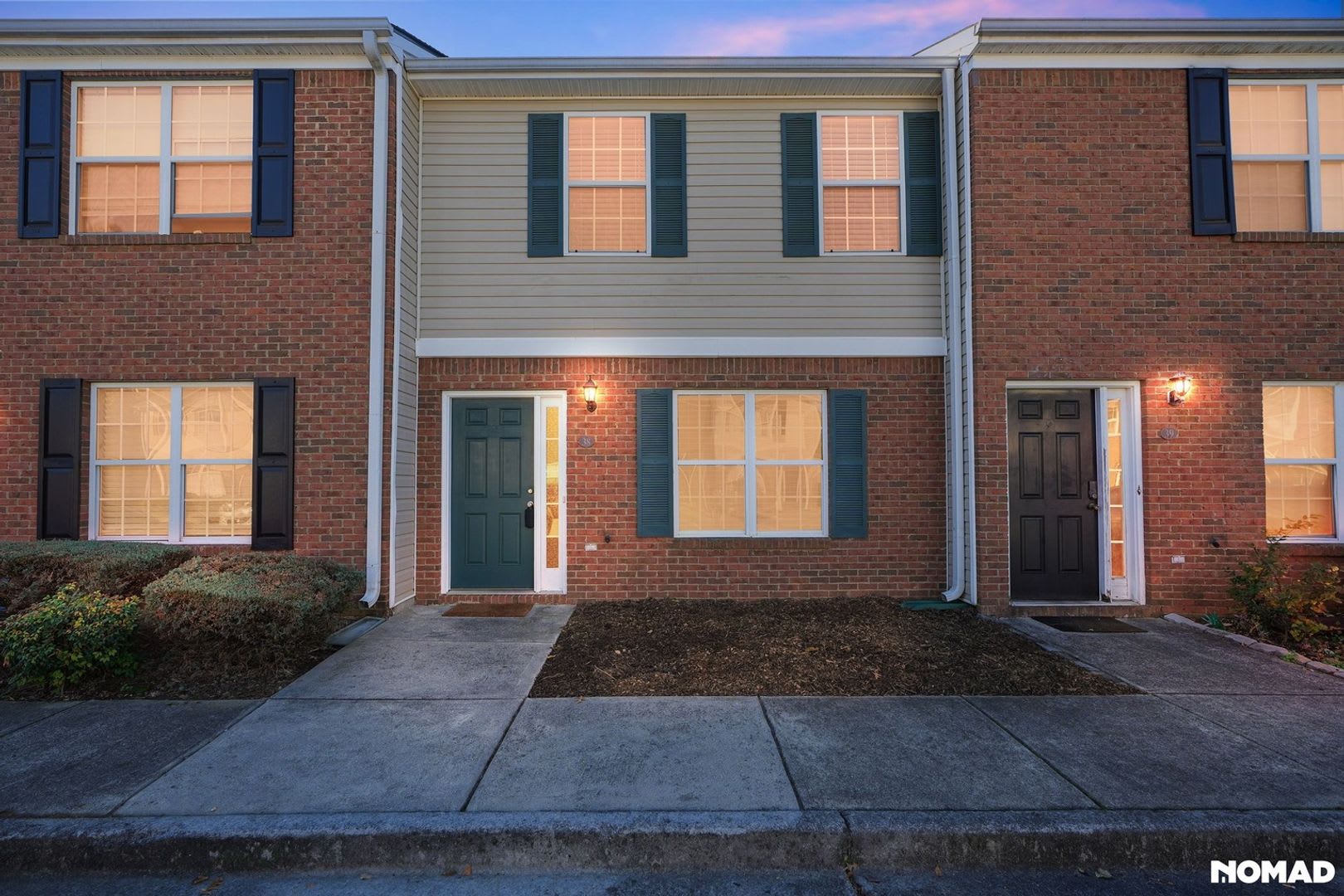 Charming 2BR/ 2.5 Bath Town House in Adairsville, GA – photo 1 of 32