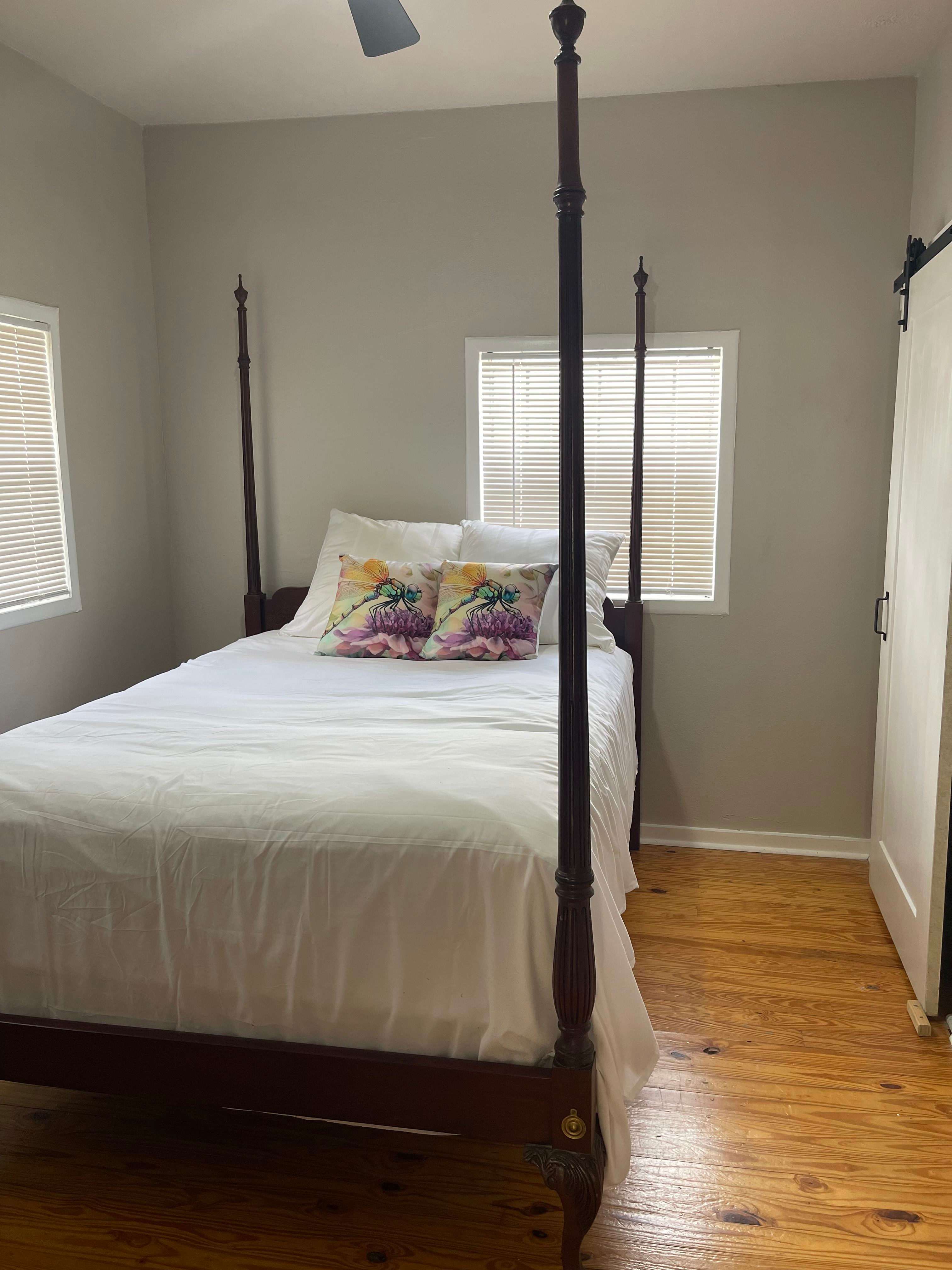 912 East Saint Clair Street – photo 1