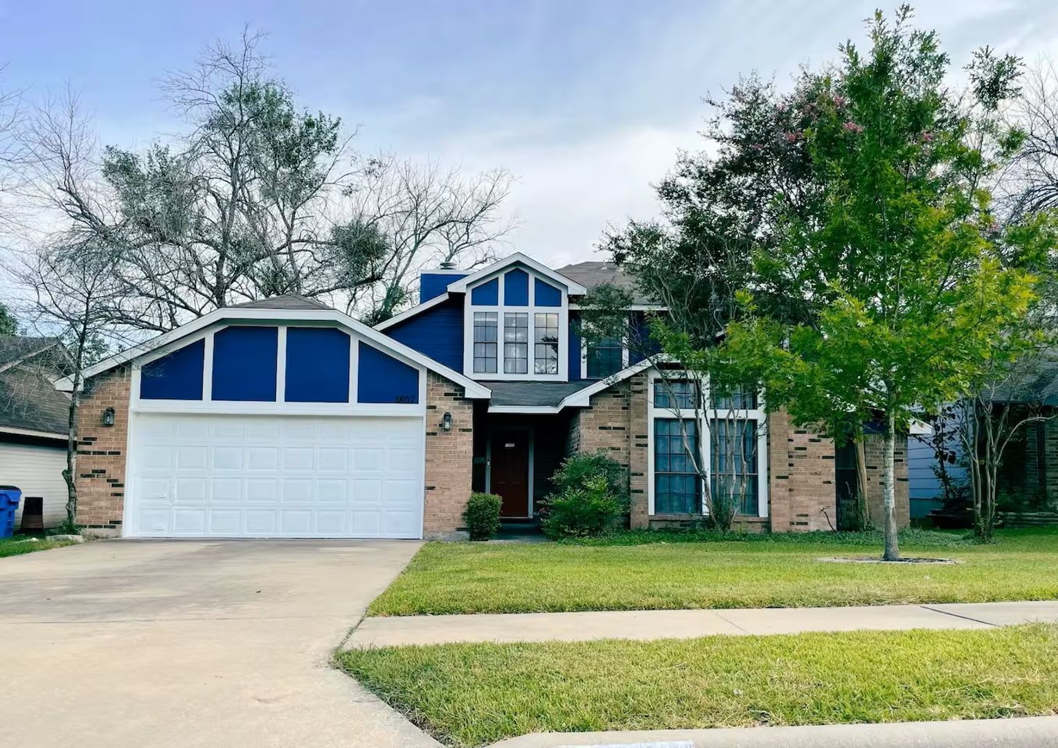 Beautifully Updated 3 2 Fully Furnished In North Austin – photo 1 of 70