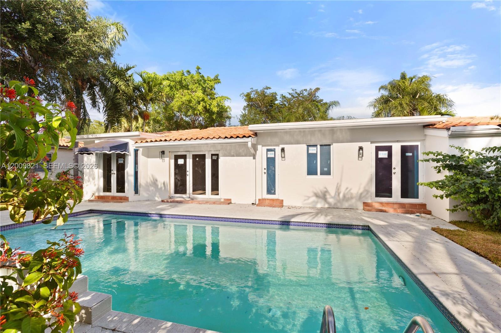 5614 San Vicente Street – photo 1