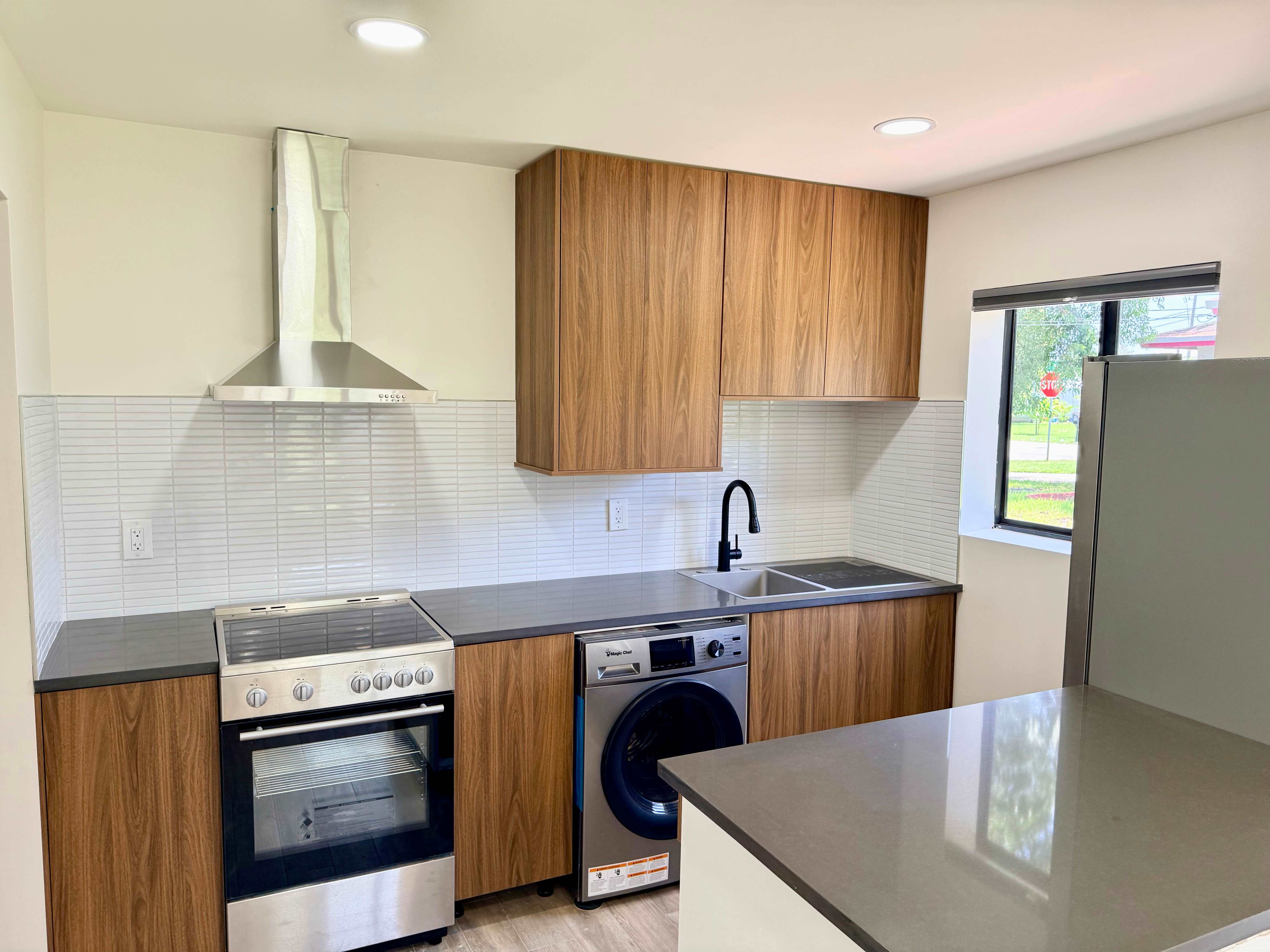 605 Northwest 15Th Avenue – photo 1