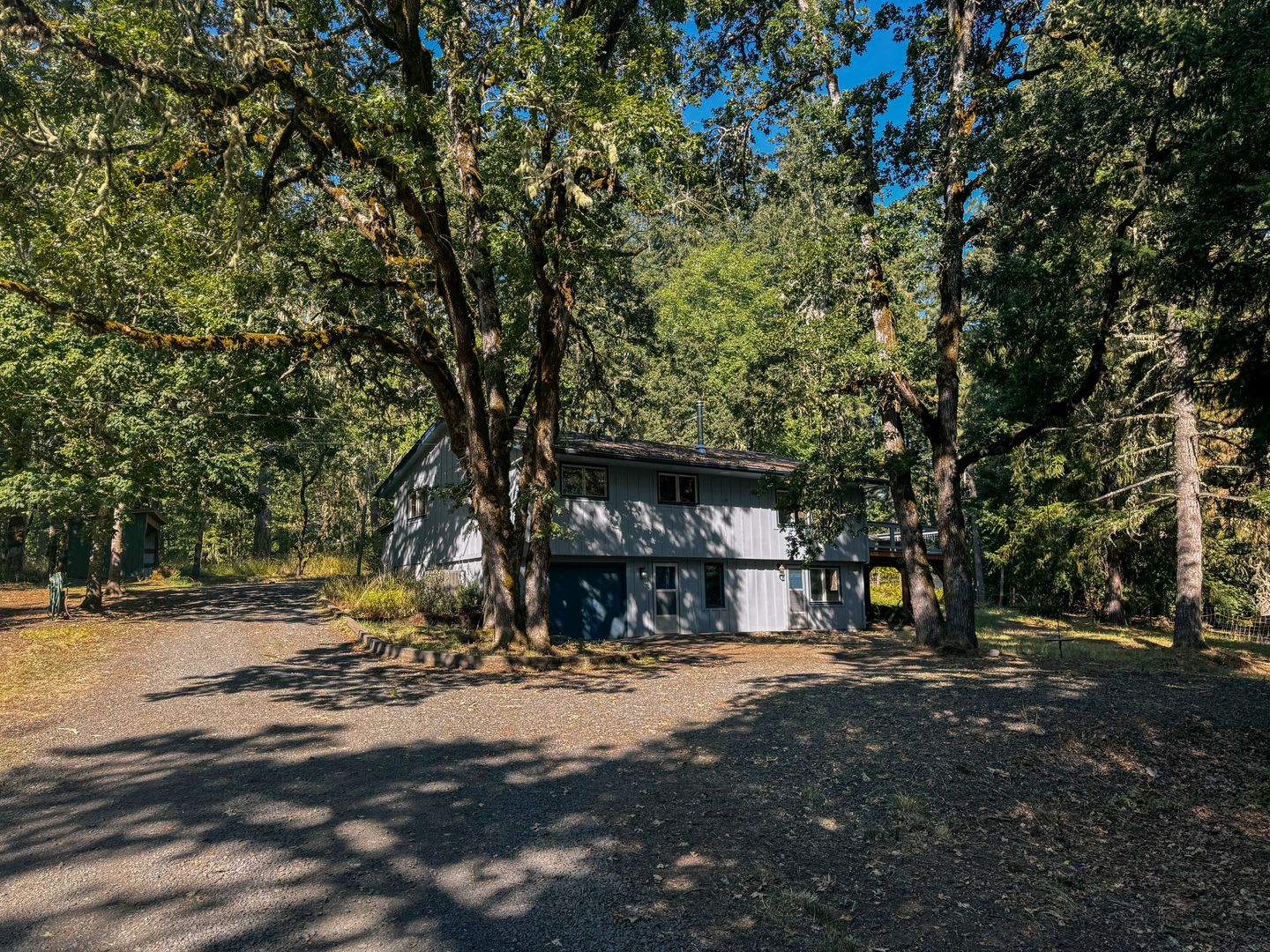 Peaceful Country Living on Over 3 Acres in South Eugene! – photo 1