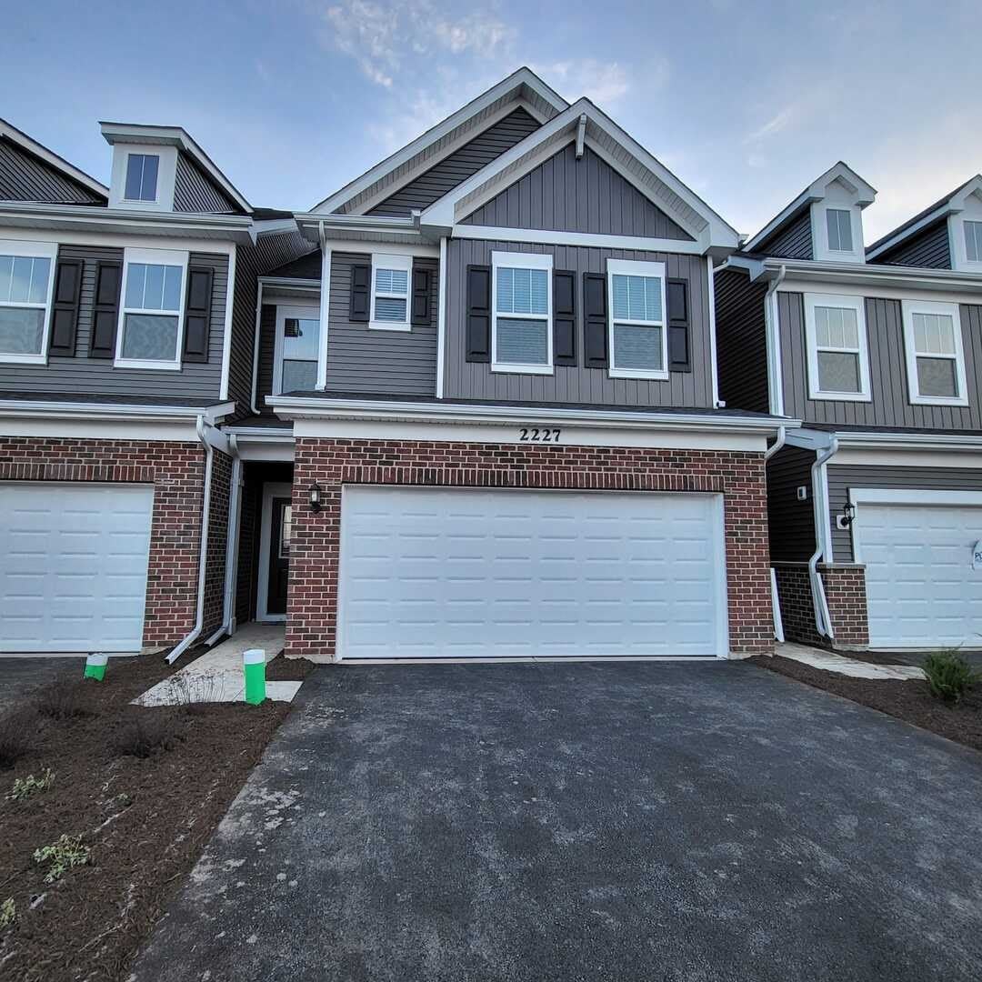 2227 Horseshoe Circle – photo 1 of 25