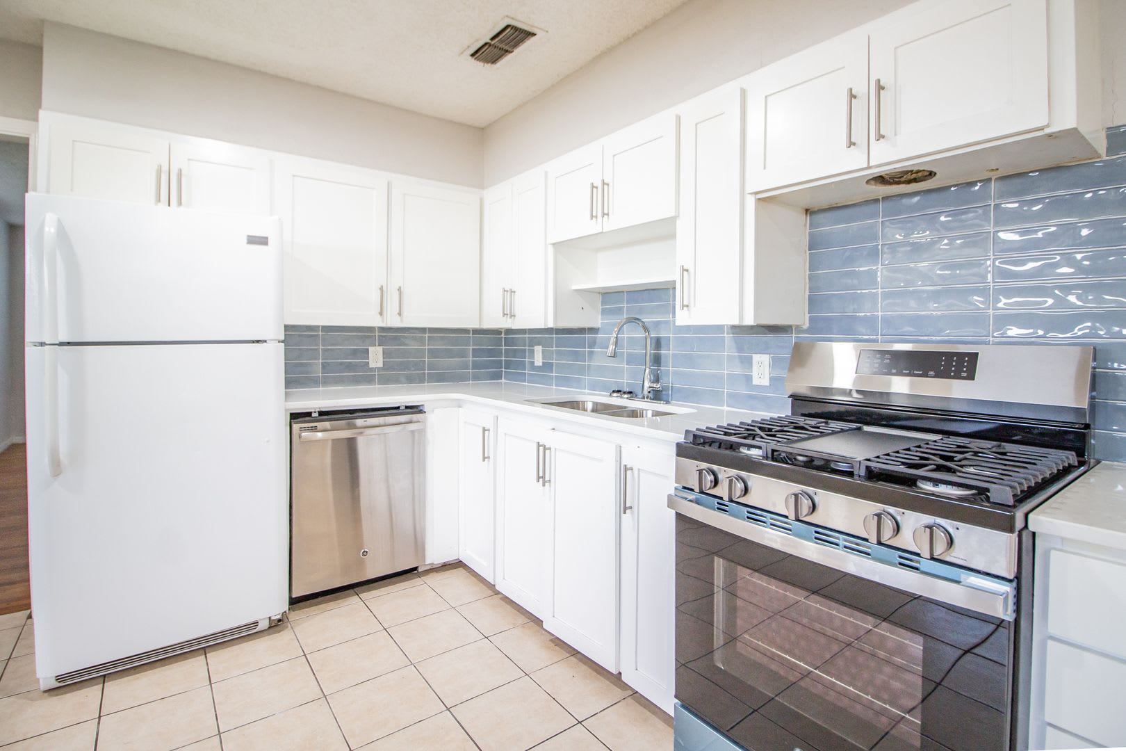 Pre-leasing 4 bedroom house close to TTU!! – photo 1