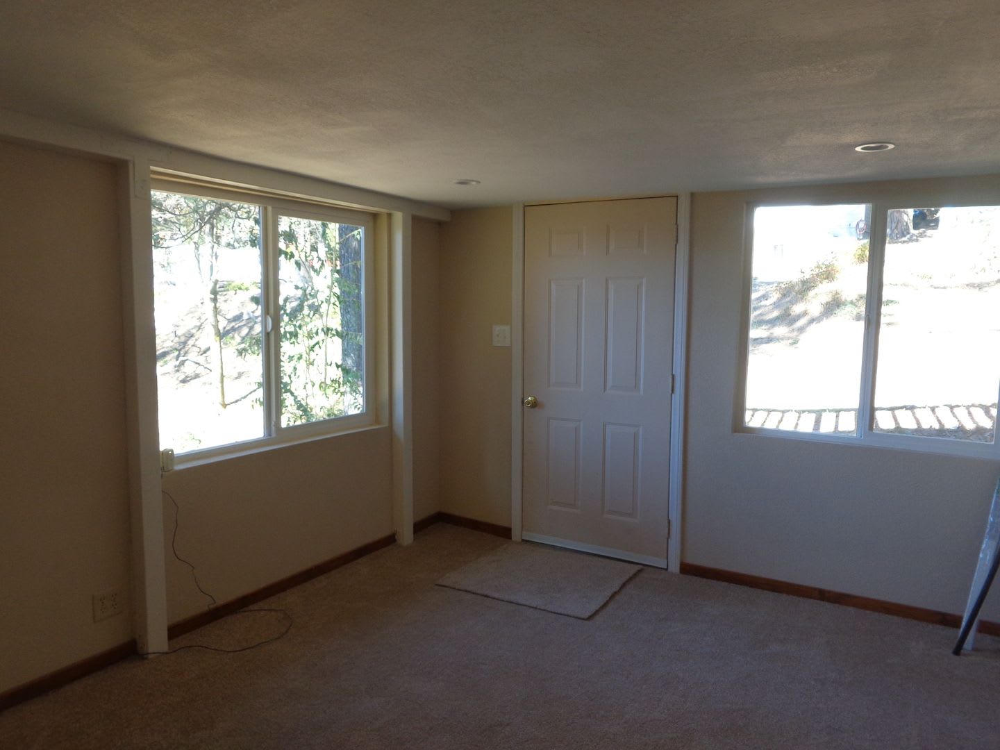 Three Bedroom Upper Crestline – photo 1 of 17