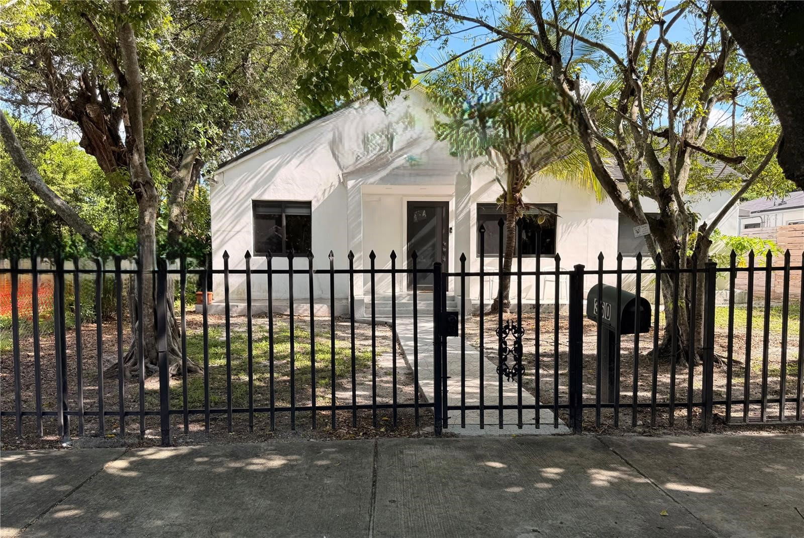 360 Northwest 40th Street – photo 1