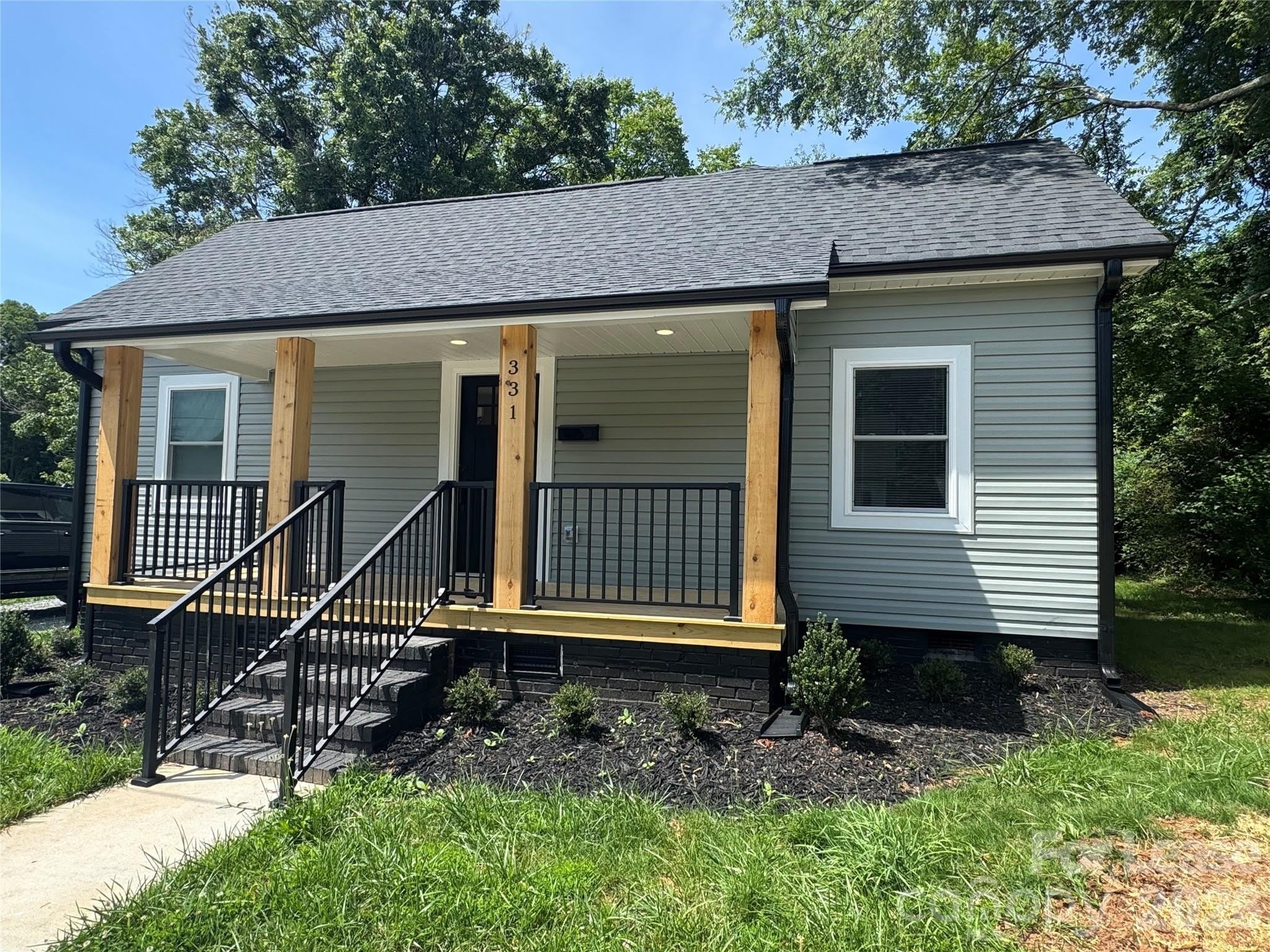 331 E Lowrance Avenue – photo 1