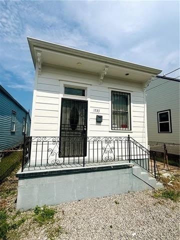 1733 TOURO Street – photo 1