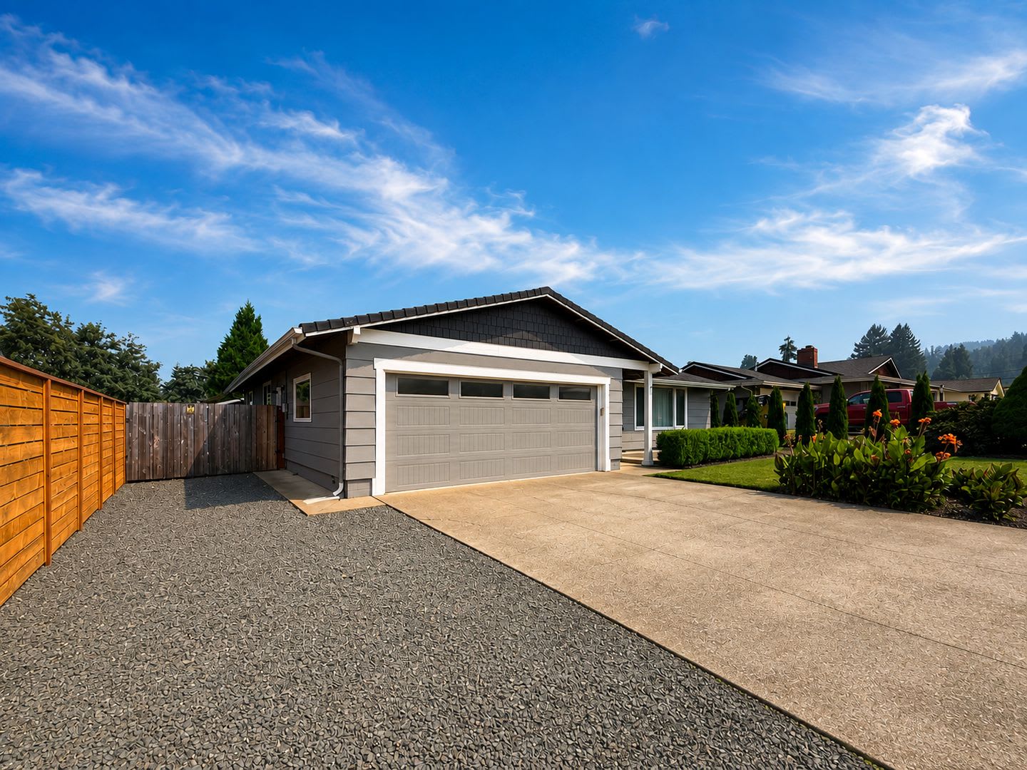Beatifully Updated Cottage Grove Home – photo 1