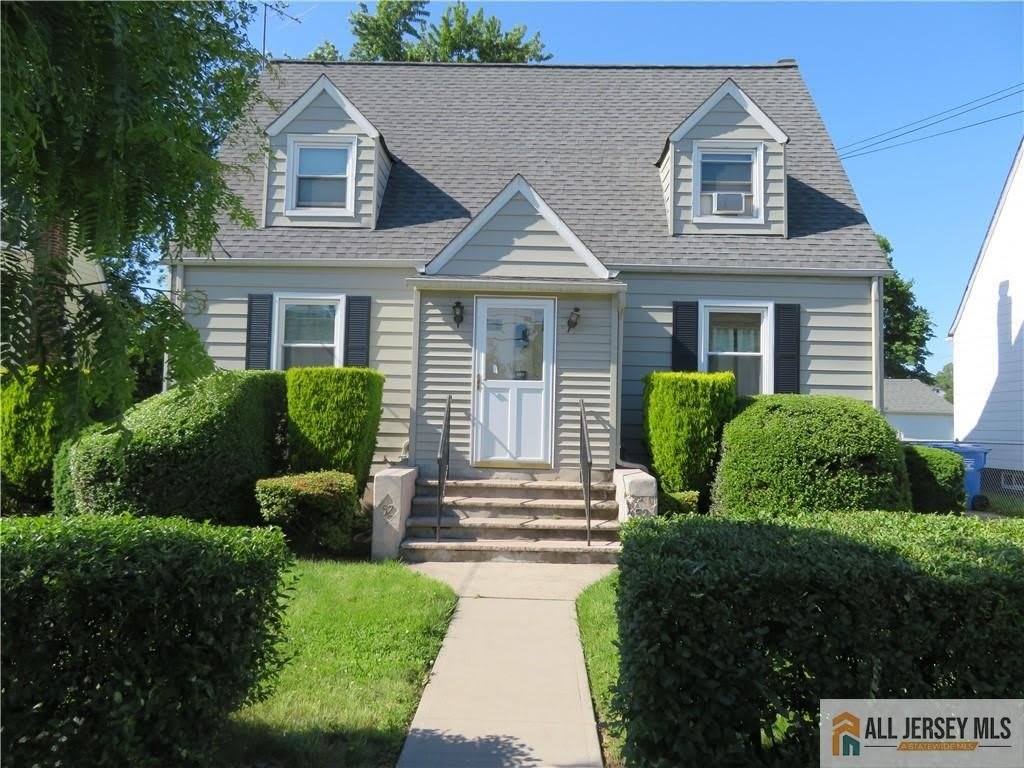 52 Avenel Street – photo 1 of 15