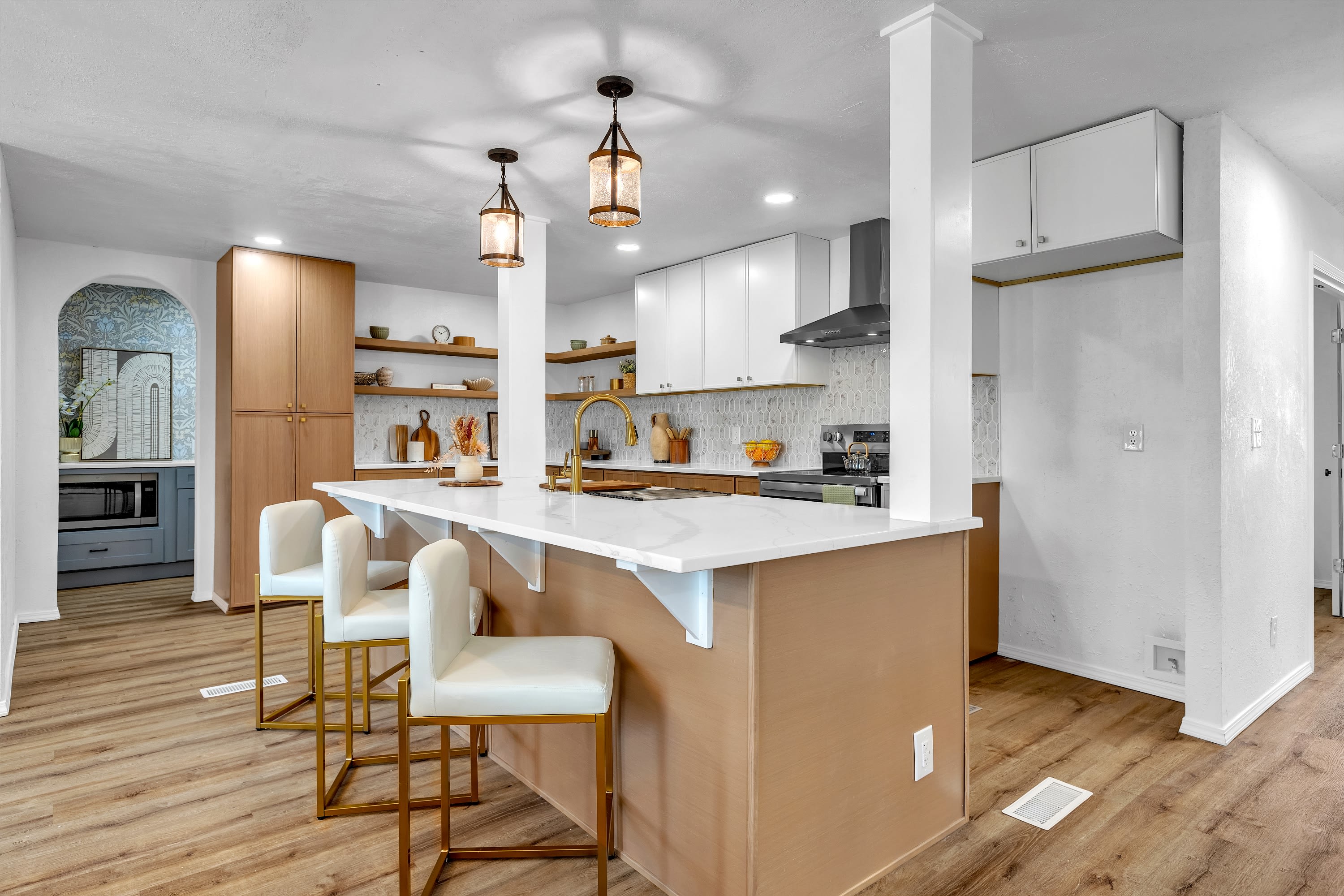 636 East Lea Terrace – photo 1 of 99