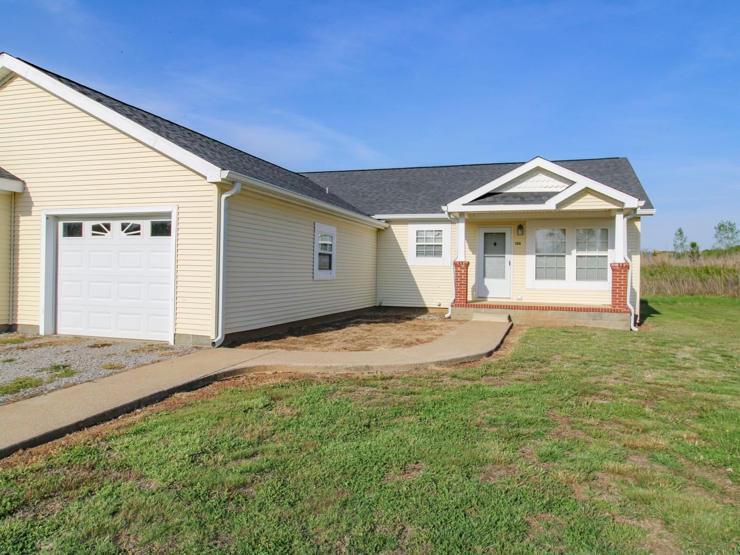 Beautiful 3 Bedroom Duplex In Convenient Pulaski Location – photo 1 of 24