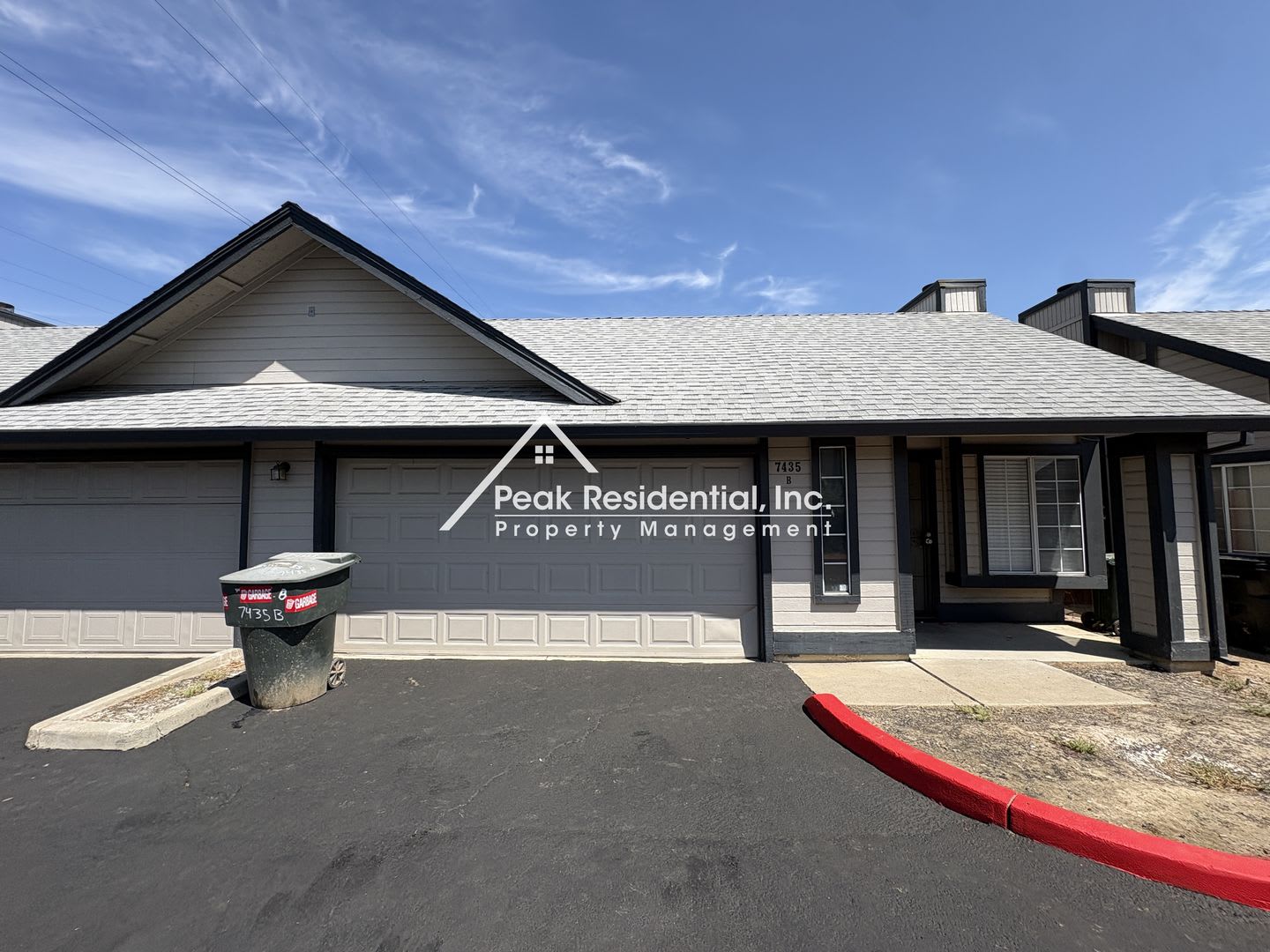 Updated 2bd/2ba Sacramento Duplex – photo 1 of 3