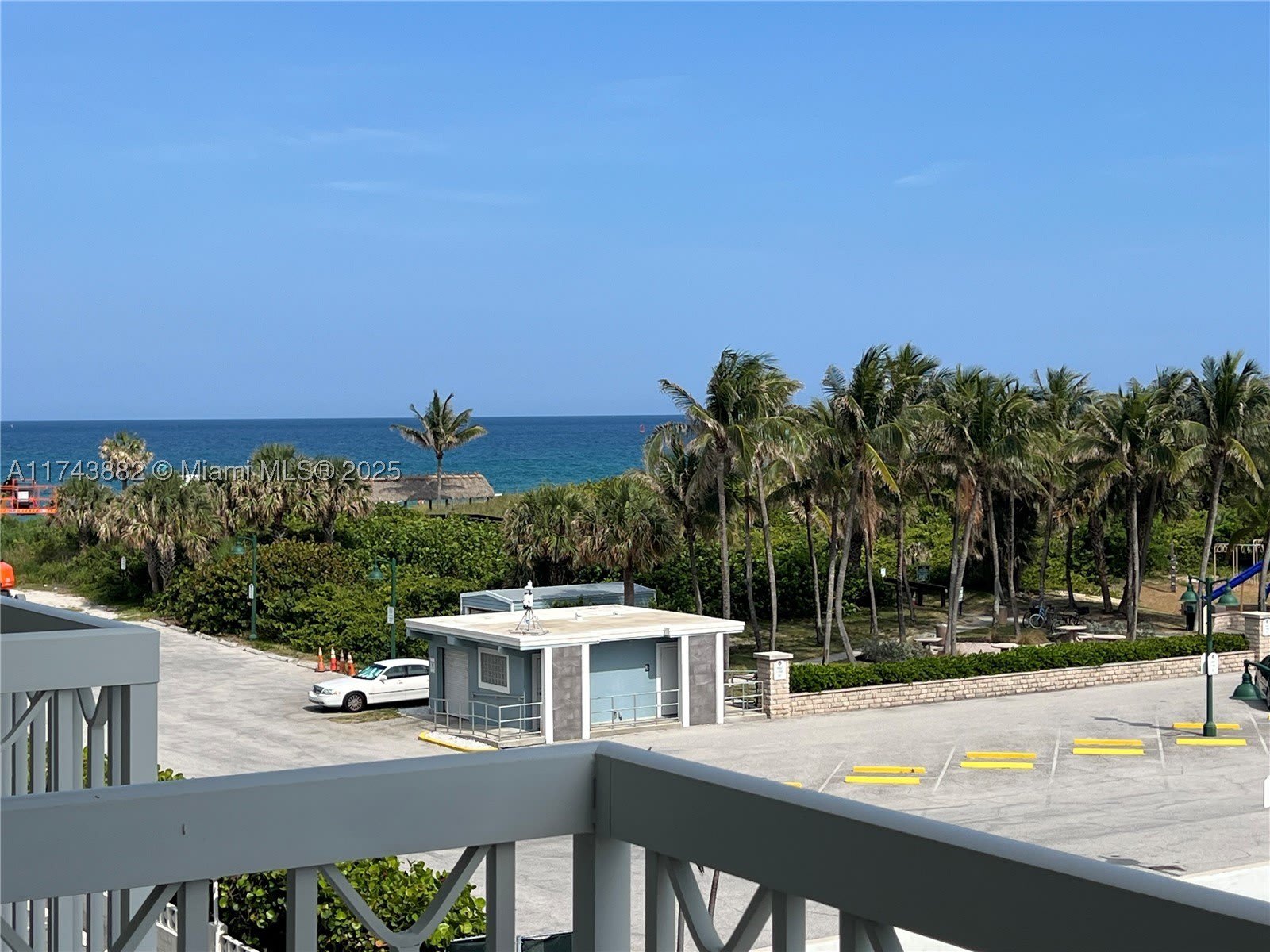125 Ocean Ave – photo 1 of 34
