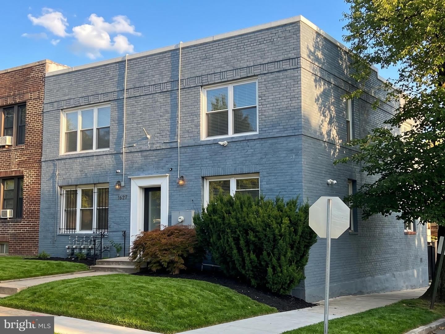 1627 HOLBROOK ST NE #3 – photo 1
