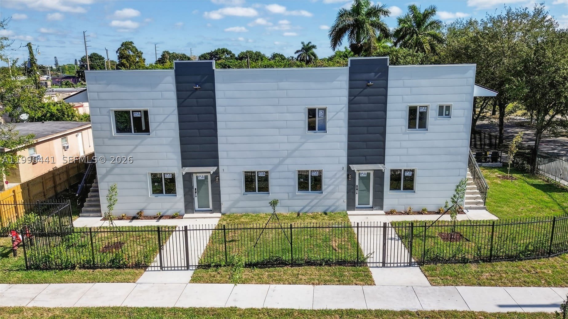 1515 N Redland Rd – photo 1 of 13