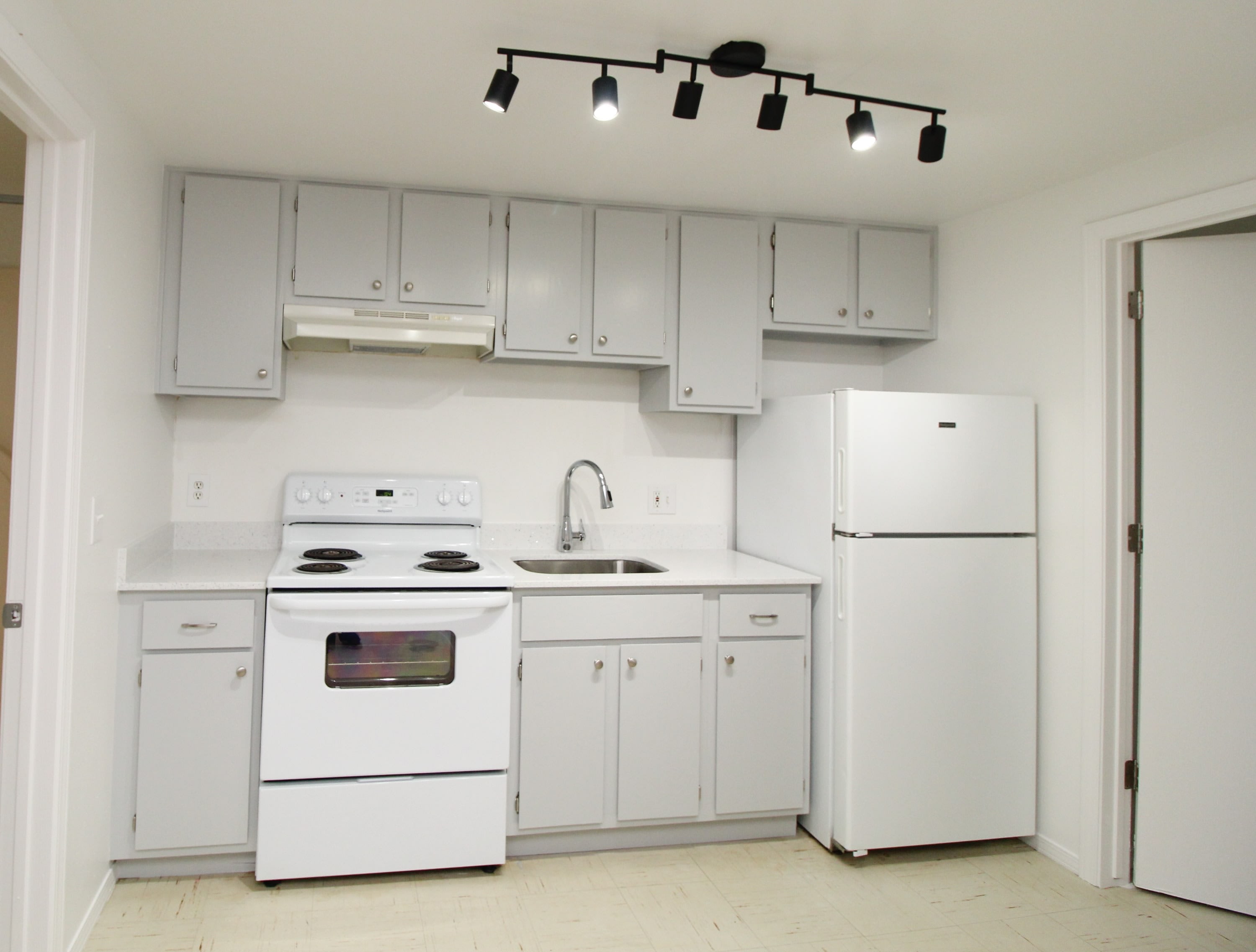 652 West Adams Street – photo 1