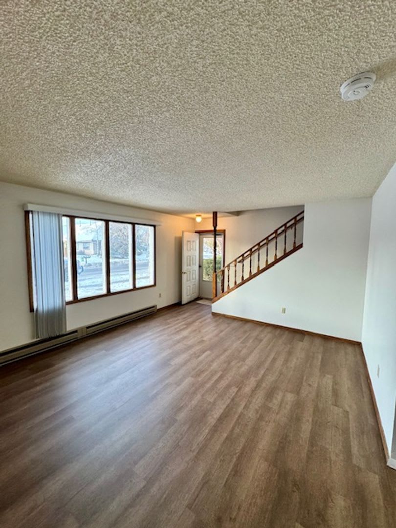 4 Bedroom, 2.5 Bathroom Townhouse, Close to MSU – photo 1