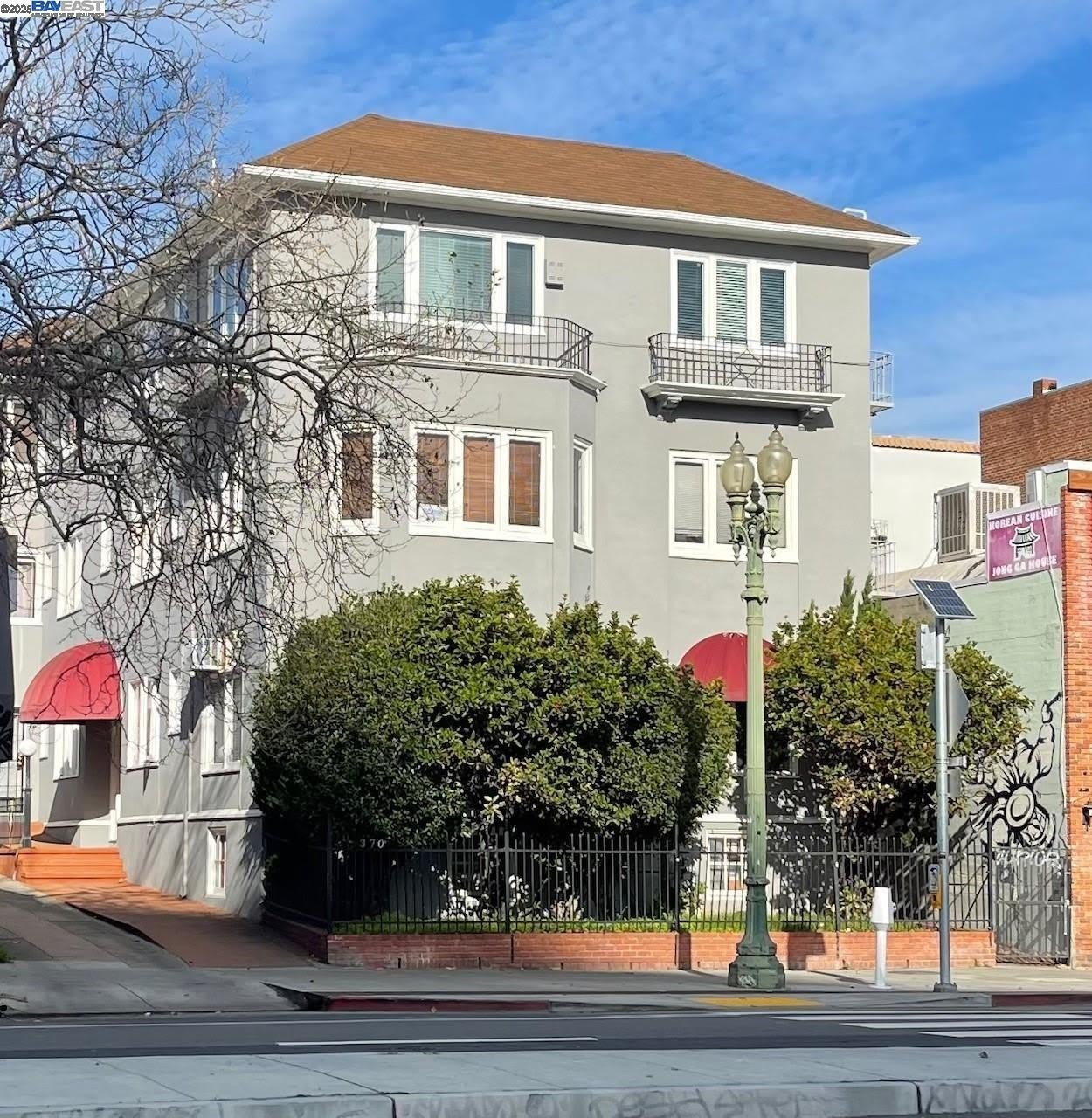 370 Grand Ave – photo 1