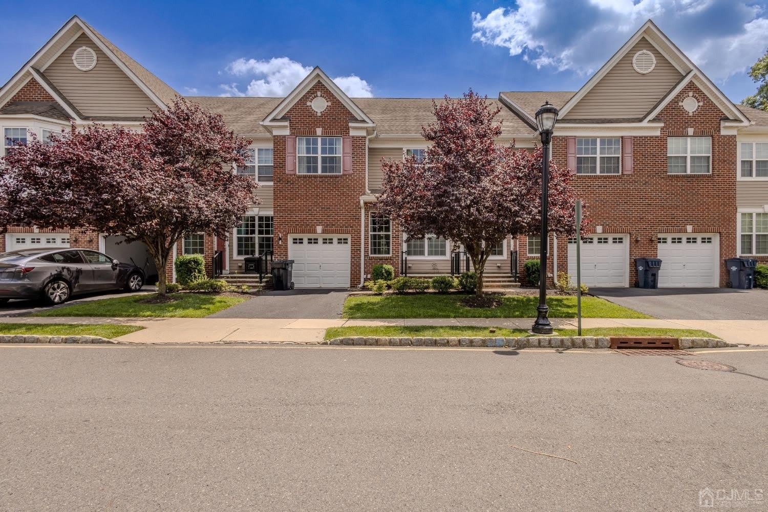 2474 N Canterbury Lane – photo 1