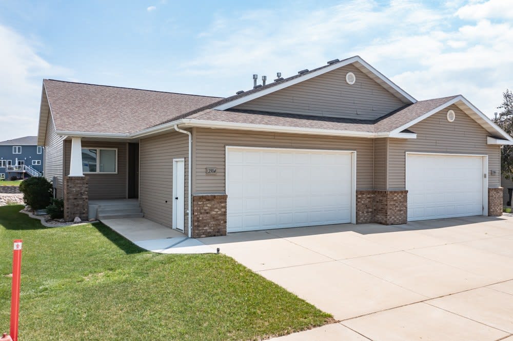 2304 Marina Road Southeast 1 – photo 1 of 45